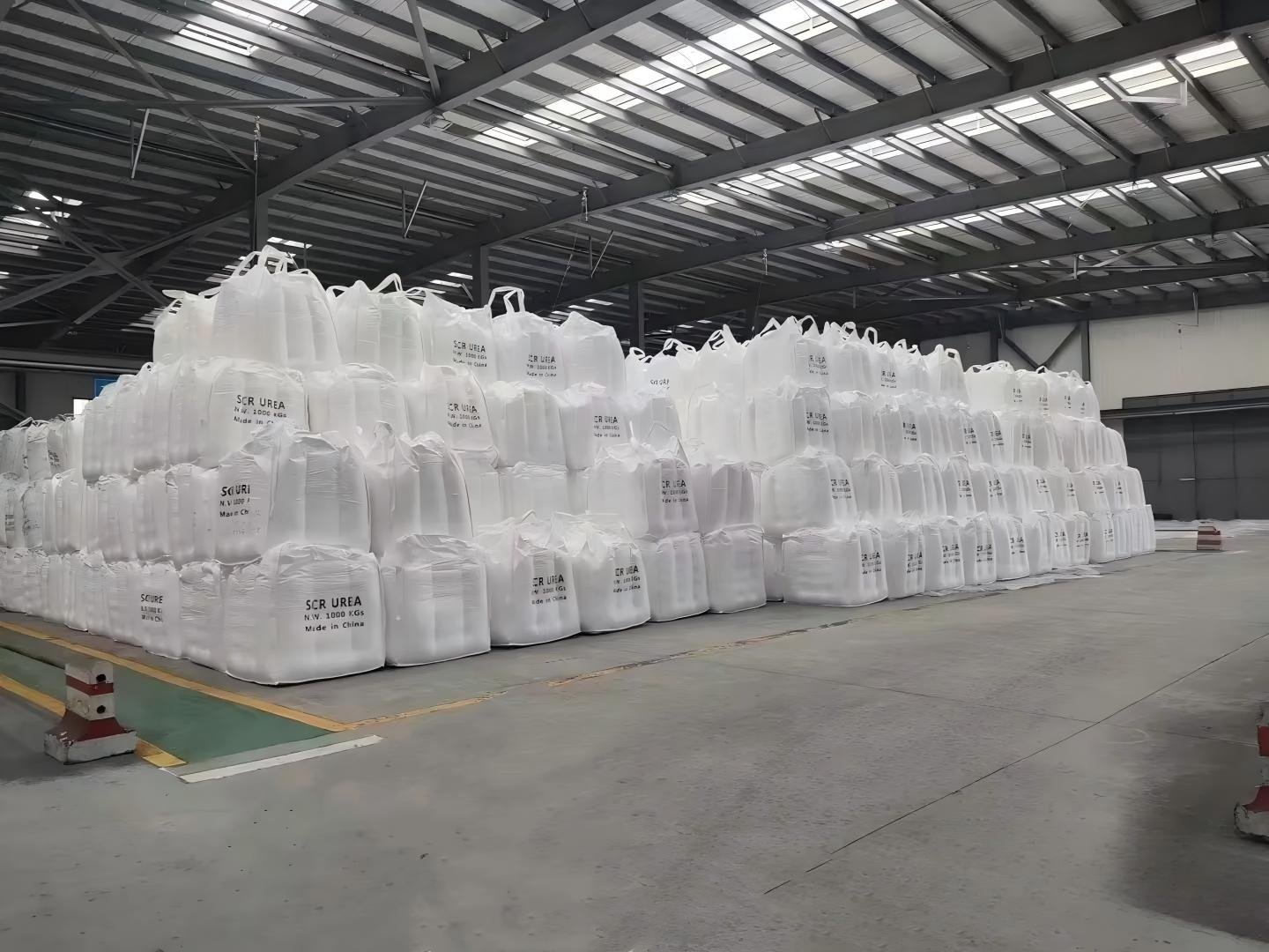 Urea granules